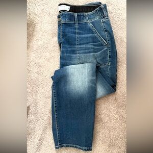 Torrid Boyfriend Straight Mid-Rise Bombshell Jeans Size 20